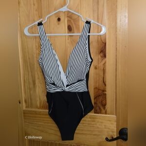 Nwt CUPSHE Women's Striped Twist Scoop Back Plunging Neckline 1 Piece Swimsuit S